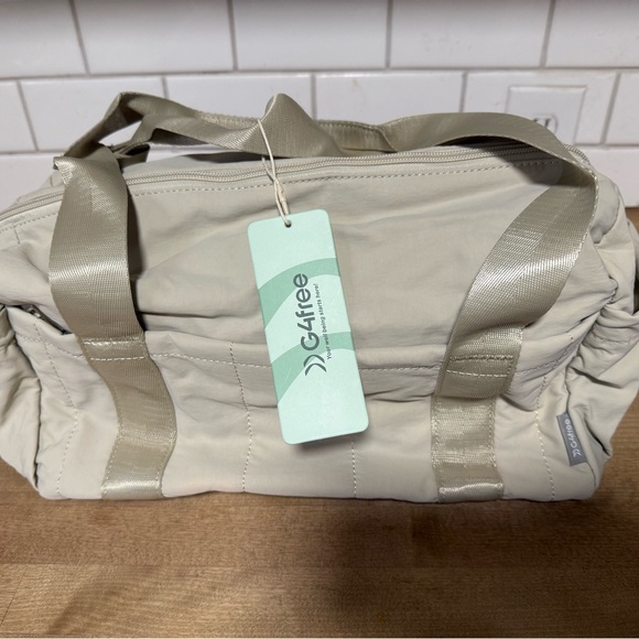 G4Free Beige Small Gym Duffel Bag with Detachable Strap NWT - Picture 9 of 9
